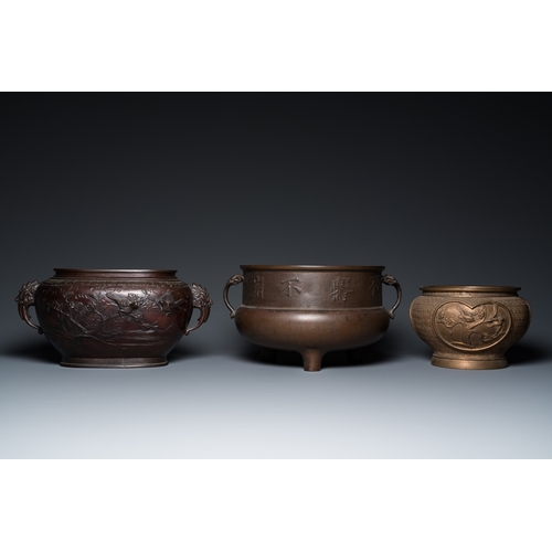 862 - Six Japanese bronze vases and censers, Edo/Meiji, 18/19th C.H.: 45,5 cm (the tallest vase)L.: 36 cm ... 