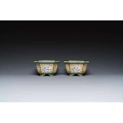 892 - A pair of Chinese yellow-ground Canton enamel jardinieres, JiaqingDim.: 22 x 14 x 8,5 cm
 
 Provenan... 