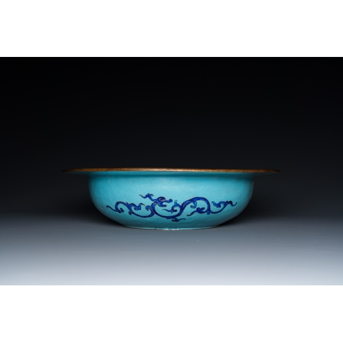 899 - A Chinese Canton enamel turquoise-ground basin and a blue-ground dish, 18/19th C.Dia.: 36 cm - H.: 9... 