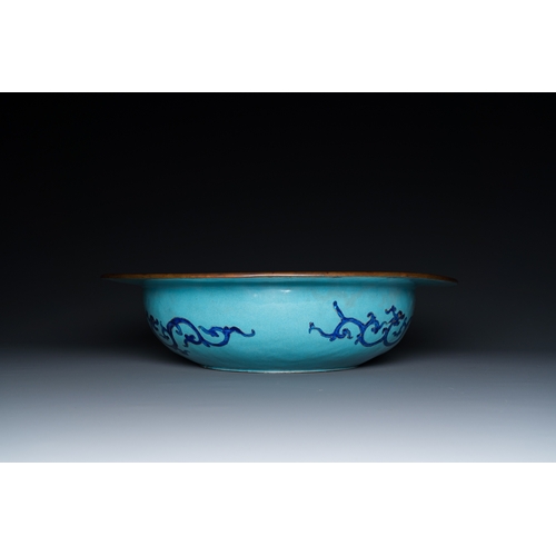 899 - A Chinese Canton enamel turquoise-ground basin and a blue-ground dish, 18/19th C.Dia.: 36 cm - H.: 9... 