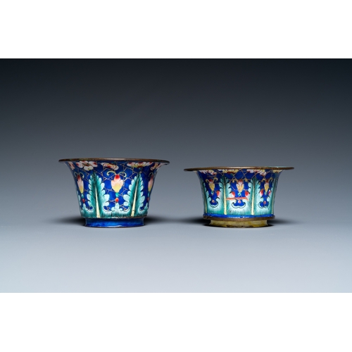 903 - Two Chinese Canton enamel blue-ground bowls, Qianlong/JiaqingDia.: 9 cm - H.: 5 cm