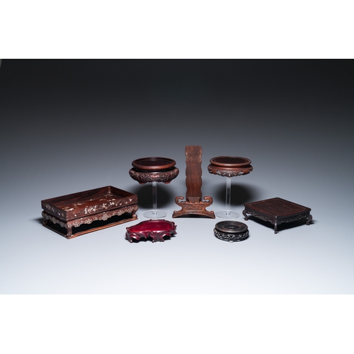 911 - Six Chinese wooden stands and three trays with inlay of mother-of-pearl, 19/20th C.Dim.: 66 x 45,5 c... 