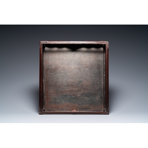 917 - A Chinese mother-of-pearl-inlaid wooden Xiangqi chess board, 19th C.Dim.: 50,5 x 47,5 x 10,5 cm
 
 T... 