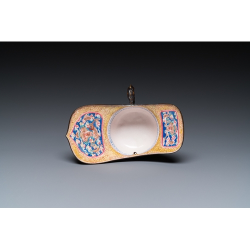 930 - A Chinese yellow-ground Canton enamel ritual wine ewer or 'jue', YongzhengL.: 12,5 cm - H.:11,5 cm... 