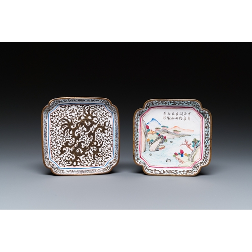 936 - Three Chinese Canton enamel cups and two saucers, QianlongDim.: 9,5 x 9,5 cm (the saucer) Dim.: 4,5 ... 