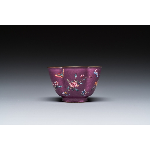 947 - A rare Chinese Canton enamel purple-ground bowl, Shou å¯¿ mark, Yongzheng/QianlongDia.: 9 cm - H.: 5... 