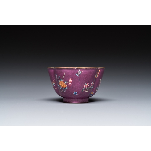 947 - A rare Chinese Canton enamel purple-ground bowl, Shou å¯¿ mark, Yongzheng/QianlongDia.: 9 cm - H.: 5... 