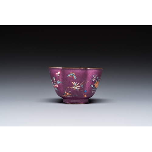 947 - A rare Chinese Canton enamel purple-ground bowl, Shou å¯¿ mark, Yongzheng/QianlongDia.: 9 cm - H.: 5... 