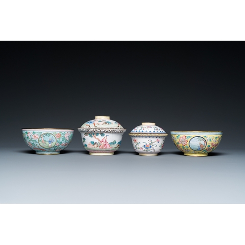 949 - Two Chinese Canton enamel covered bowls on stands and two bowls, 18/19th C.Dia.: 16,5 cm (the larges... 