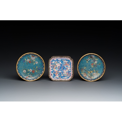 952 - Two Chinese cloisonne saucers, three Canton enamel covered boxes and a saucer, 18/19th C.Dia.: 11 cm... 