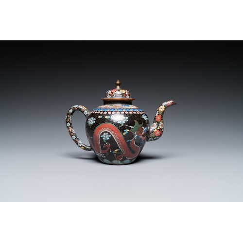 956 - Nine Chinese cloisonne wares, 19/20th C.H.: 30 cm (the vases)H.: 13,5 cm - L.: 19 cm (the teapot)Dia... 