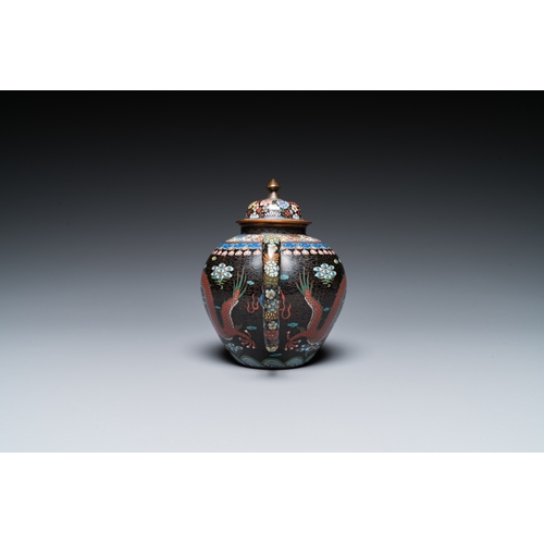 956 - Nine Chinese cloisonne wares, 19/20th C.H.: 30 cm (the vases)H.: 13,5 cm - L.: 19 cm (the teapot)Dia... 