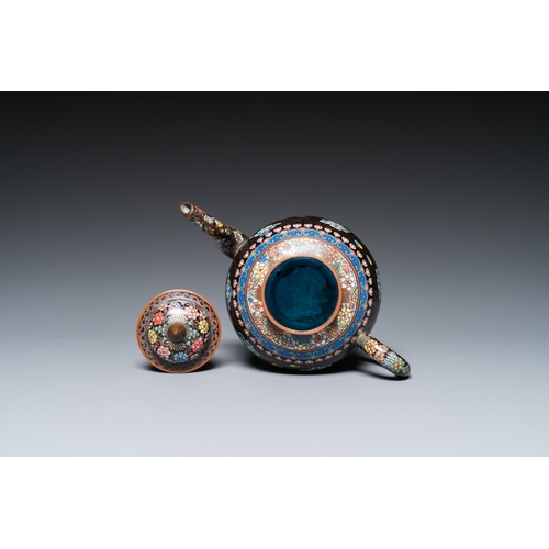 956 - Nine Chinese cloisonne wares, 19/20th C.H.: 30 cm (the vases)H.: 13,5 cm - L.: 19 cm (the teapot)Dia... 