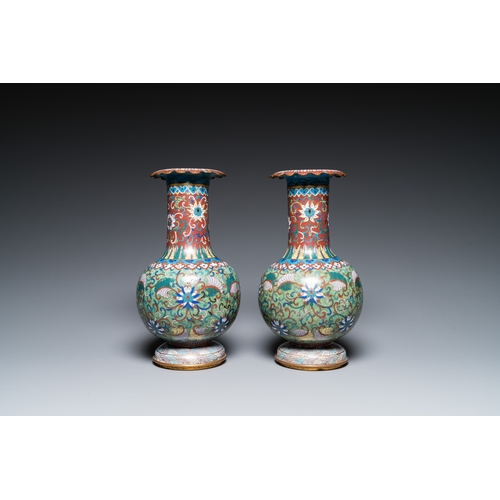 956 - Nine Chinese cloisonne wares, 19/20th C.H.: 30 cm (the vases)H.: 13,5 cm - L.: 19 cm (the teapot)Dia... 