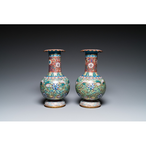 956 - Nine Chinese cloisonne wares, 19/20th C.H.: 30 cm (the vases)H.: 13,5 cm - L.: 19 cm (the teapot)Dia... 