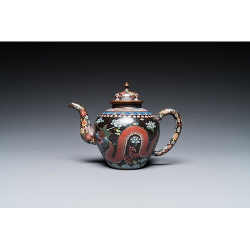 956 - Nine Chinese cloisonne wares, 19/20th C.H.: 30 cm (the vases)H.: 13,5 cm - L.: 19 cm (the teapot)Dia... 