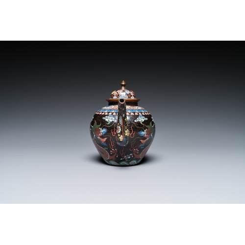 956 - Nine Chinese cloisonne wares, 19/20th C.H.: 30 cm (the vases)H.: 13,5 cm - L.: 19 cm (the teapot)Dia... 