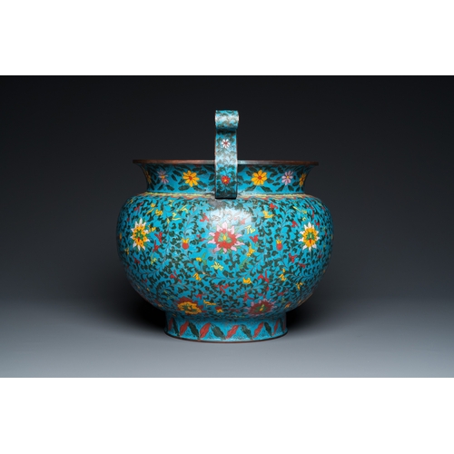 960 - A large Chinese cloisonne jardiniere, Ming mark, 19th C.L.: 45,5 cm - H.: 38,5 cm