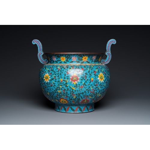 960 - A large Chinese cloisonne jardiniere, Ming mark, 19th C.L.: 45,5 cm - H.: 38,5 cm