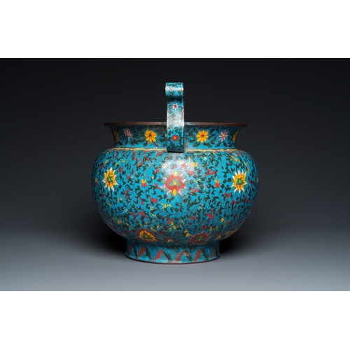 960 - A large Chinese cloisonne jardiniere, Ming mark, 19th C.L.: 45,5 cm - H.: 38,5 cm