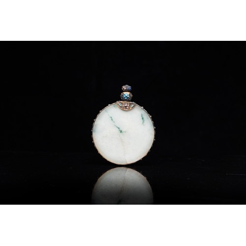 961 - Four Chinese inlaid silver-mounted jade snuff bottles, 19/20th C.H.: 10 cm - Dia.: 5,5 cm (the round... 