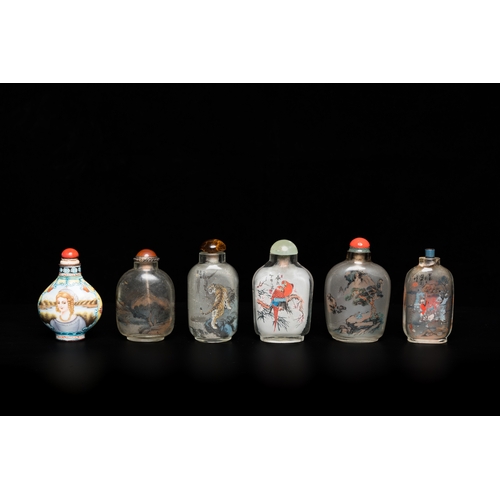 963 - Five Chinese inside-painted glass snuff bottles and one in Canton or Beijing enamel, 19/20th C.H.: 8... 