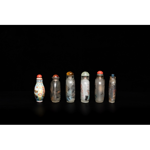 963 - Five Chinese inside-painted glass snuff bottles and one in Canton or Beijing enamel, 19/20th C.H.: 8... 