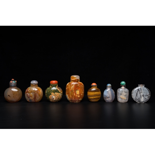 970 - Eight Chinese agate, hardstone and quartz snuff bottles, 19/20th C.H.: 9 cm (the tallest)... 