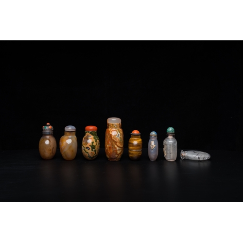 970 - Eight Chinese agate, hardstone and quartz snuff bottles, 19/20th C.H.: 9 cm (the tallest)... 