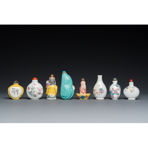 972 - Eight various Chinese famille rose snuff bottles, 19/20th C.H.: 9 cm (the tallest)