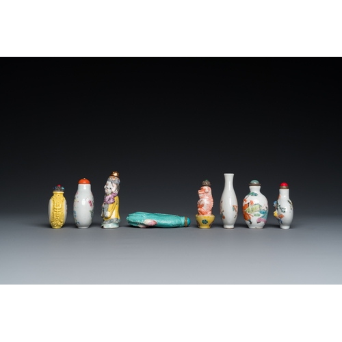 972 - Eight various Chinese famille rose snuff bottles, 19/20th C.H.: 9 cm (the tallest)