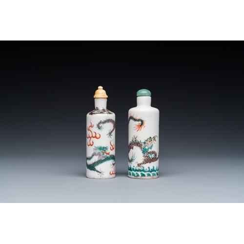 973 - Two Chinese famille verte 'dragons' snuff bottles, 19th C.H.: 8,5 cm (the tallest)