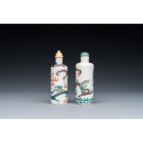 973 - Two Chinese famille verte 'dragons' snuff bottles, 19th C.H.: 8,5 cm (the tallest)