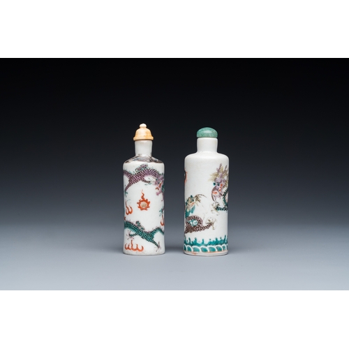 973 - Two Chinese famille verte 'dragons' snuff bottles, 19th C.H.: 8,5 cm (the tallest)