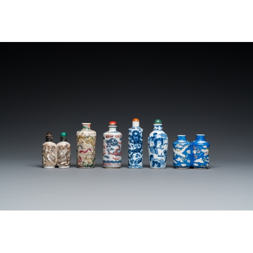 978 - Six Chinese snuff bottles with dragons and Buddhist lions, 19/20th C.H.: 8,5 cm (the tallest)... 