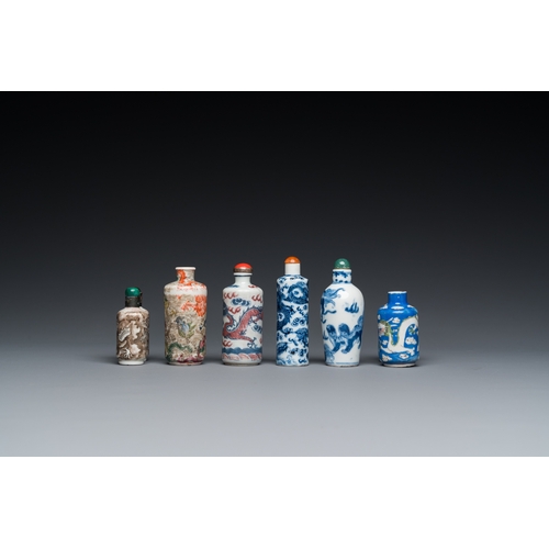 978 - Six Chinese snuff bottles with dragons and Buddhist lions, 19/20th C.H.: 8,5 cm (the tallest)... 