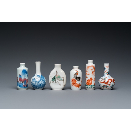 987 - Four various Chinese snuff bottles and two miniature bottle vases, 19/20th C.H.: 8 cm (the tallest)... 