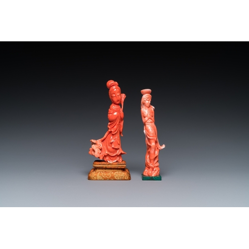 990 - Two Chinese red coral figures of standing ladies, 19/20th C.H.: 13 cm (the tallest carving, incl. st... 