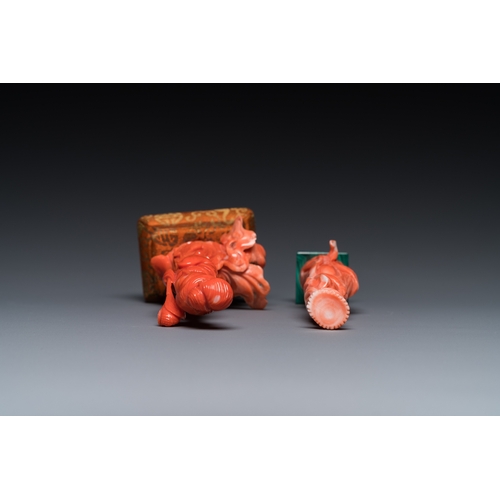 990 - Two Chinese red coral figures of standing ladies, 19/20th C.H.: 13 cm (the tallest carving, incl. st... 