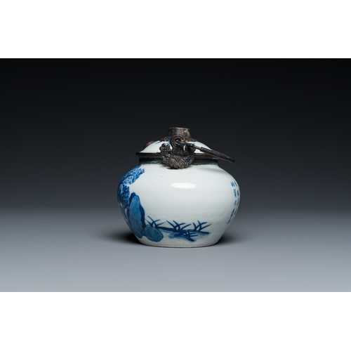 1006 - A Chinese blue and white 'Bleu de Hue' waterpipe for the Vietnamese market, Tho mark, 19th C.H.: 13 ... 