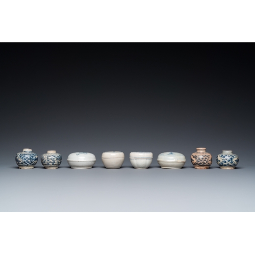 1015 - Four Annamese or Vietnamese blue and white covered boxes and four jarlets, Hoi An shipwreck, 15/16th... 