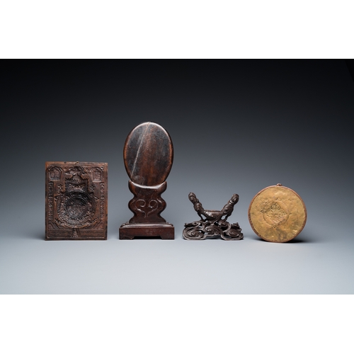 1020 - A varied collection of Chinese and Tibetan bronze, brass and wood objects, 19/20th C.H.: 30 cm (the ... 