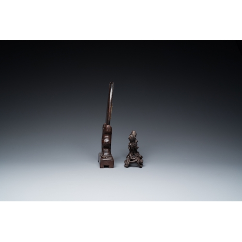 1020 - A varied collection of Chinese and Tibetan bronze, brass and wood objects, 19/20th C.H.: 30 cm (the ... 