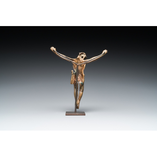 1215 - A parcel-gilt bronze corpus, probably France, 15/16th C.H.: 21,5 cm (incl. stand)Dim.: 18,5 x 18 cm ... 