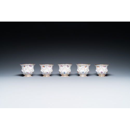 1224 - A Meissen porcelain 43-piece service with floral design, Germany, 19/20th C.Dim.: 45,5 x 32,5 cm (th... 