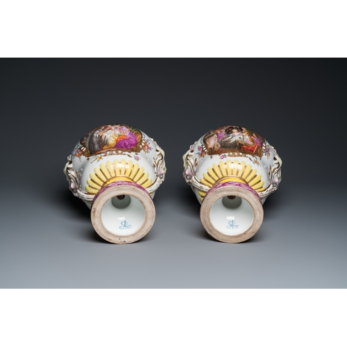 1225 - A pair of impressive Meissen porcelain vases, 19th C.H.: 45 cm