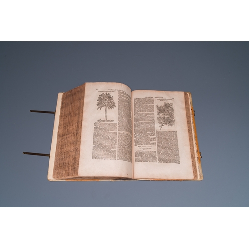 1254 - Dodoens, R.: 'Cruydt-boeck volghens sijne laetste verbeteringhe', 1644Dim.: 40 x 27,5 x 10 cm (outer... 