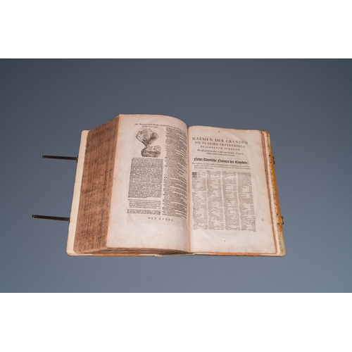 1254 - Dodoens, R.: 'Cruydt-boeck volghens sijne laetste verbeteringhe', 1644Dim.: 40 x 27,5 x 10 cm (outer... 