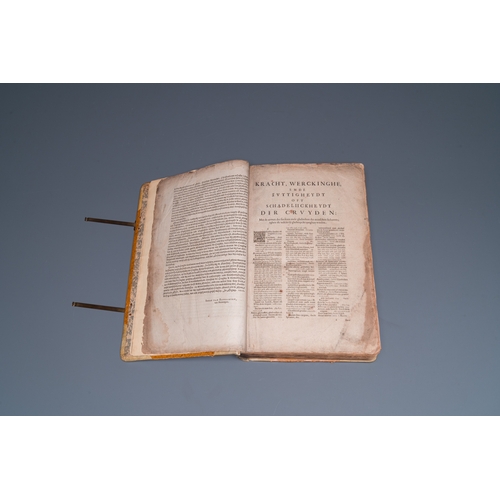 1254 - Dodoens, R.: 'Cruydt-boeck volghens sijne laetste verbeteringhe', 1644Dim.: 40 x 27,5 x 10 cm (outer... 