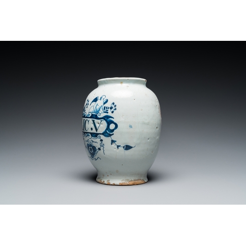 1271 - A blue and white English Delftware drug jar, probably London, 18th C.H.: 18 cm